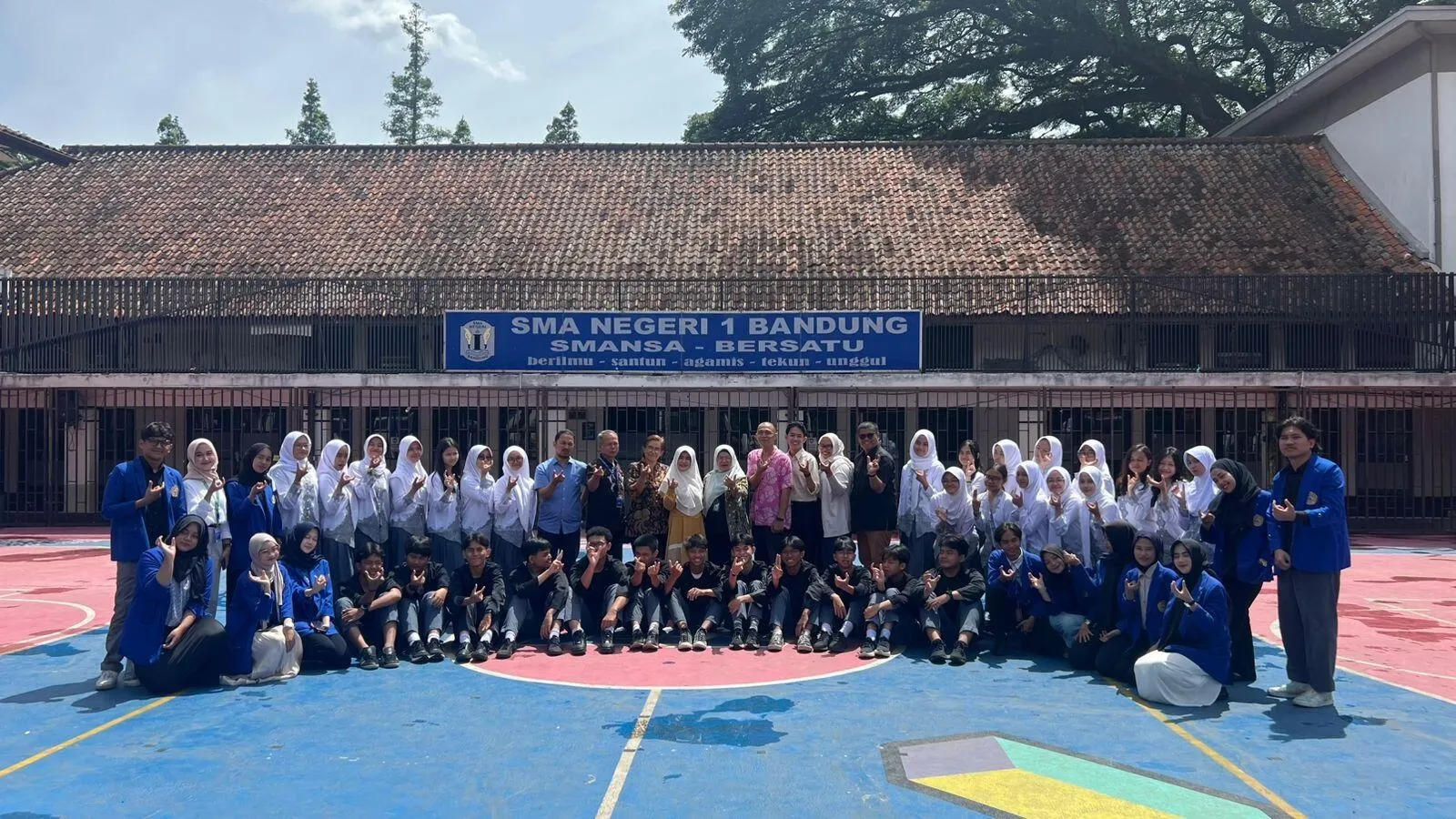 Implementasi PKM Dosen dan Mahasiswa Program Studi Ilmu Komunikasi Melalui Mata Kuliah Krisis dan Strategi Public Relations dalam Bentuk Workshop Planning Project di SMA Negeri 1 Bandung