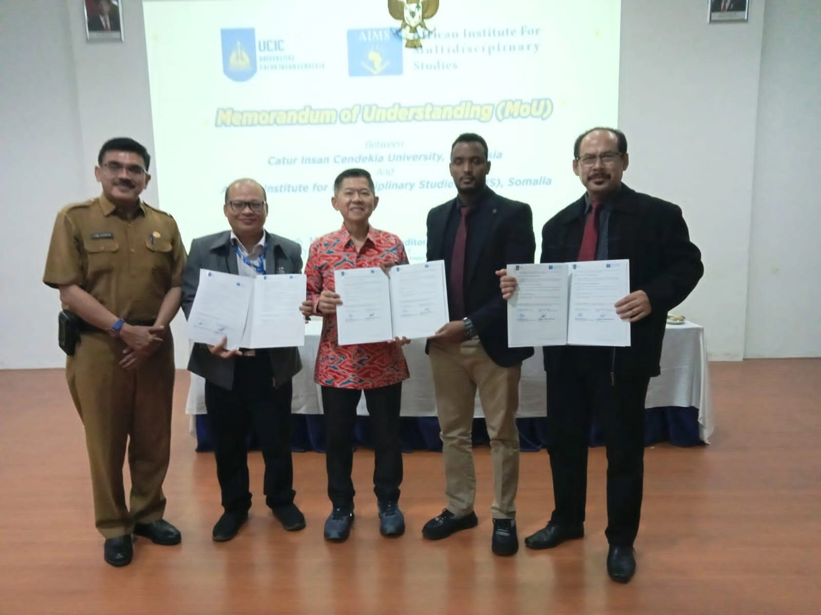 International Community Service and Social Responsibility: UNIKOM dan UCIC Dorong Transformasi Digital untuk UMKM di Ekonomi Global