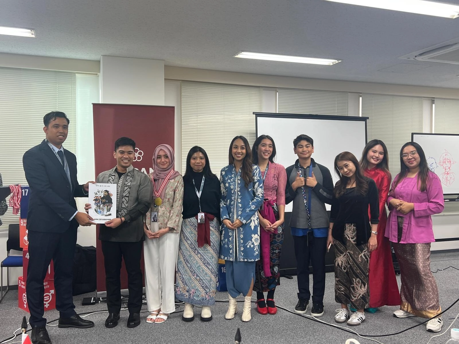 Mahasiswa Program Studi Ilmu Hubungan Internasional Unikom Sabet 3 Penghargan Di Japan Youth Summit 2025