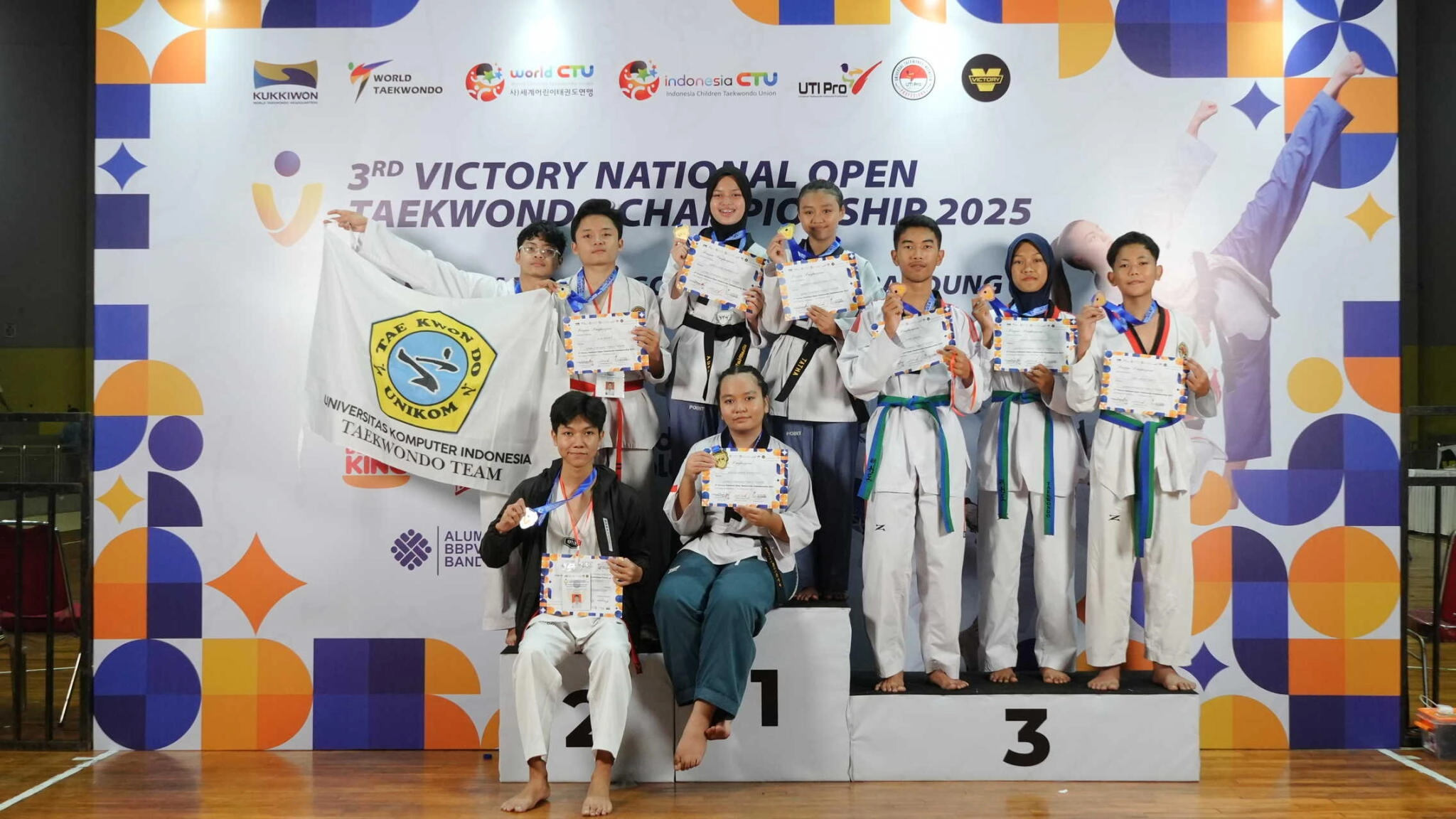 UKM Taekwondo UNIKOM Cetak Prestasi Membanggakan Dengan Meraih 6 Medali Di Kejuaraan Nasional 2025
