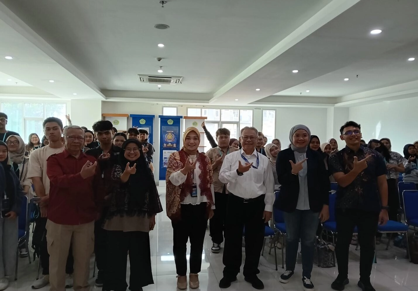 Direktorat Inkubator Bisnis Dan Umkm Unikom Berkolaborasi Dengan Komdigi Bpsdm Provinsi Jawa Barat Gelar Pelatihan Digital Enterpreneur Academy (DEA)