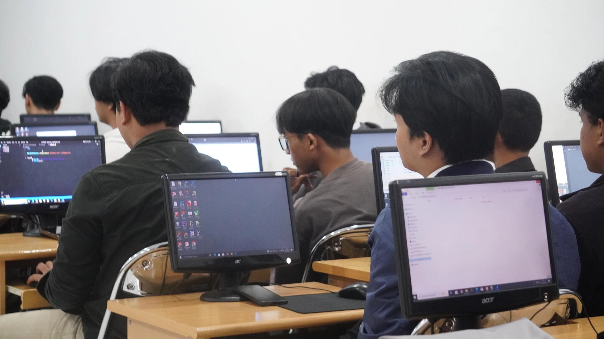 Tingkatkan Kompetensi Mahasiswa: Unikom Gelar Sertifikasi Pelatihan It Bagi Mahasiswa Teknik Informatika