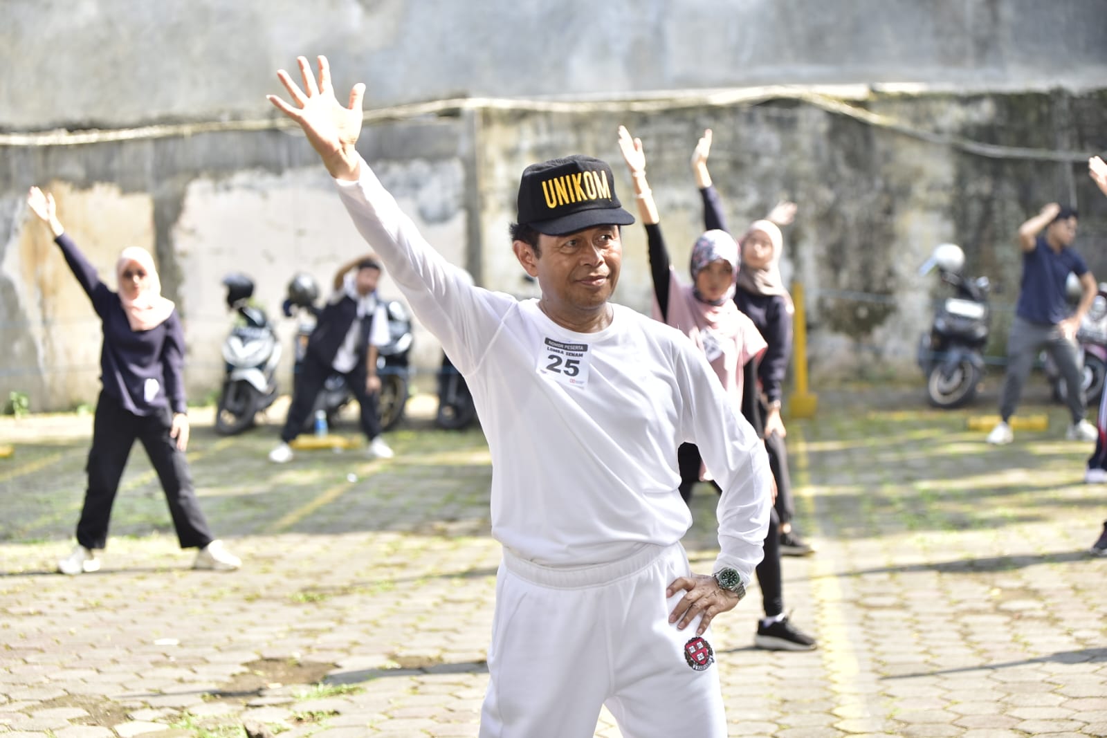 Semangat HUT Perak Unikom Ke-25 Melalui Lomba Senam Merdeka, Sehat, Bugar Dan Bahagia