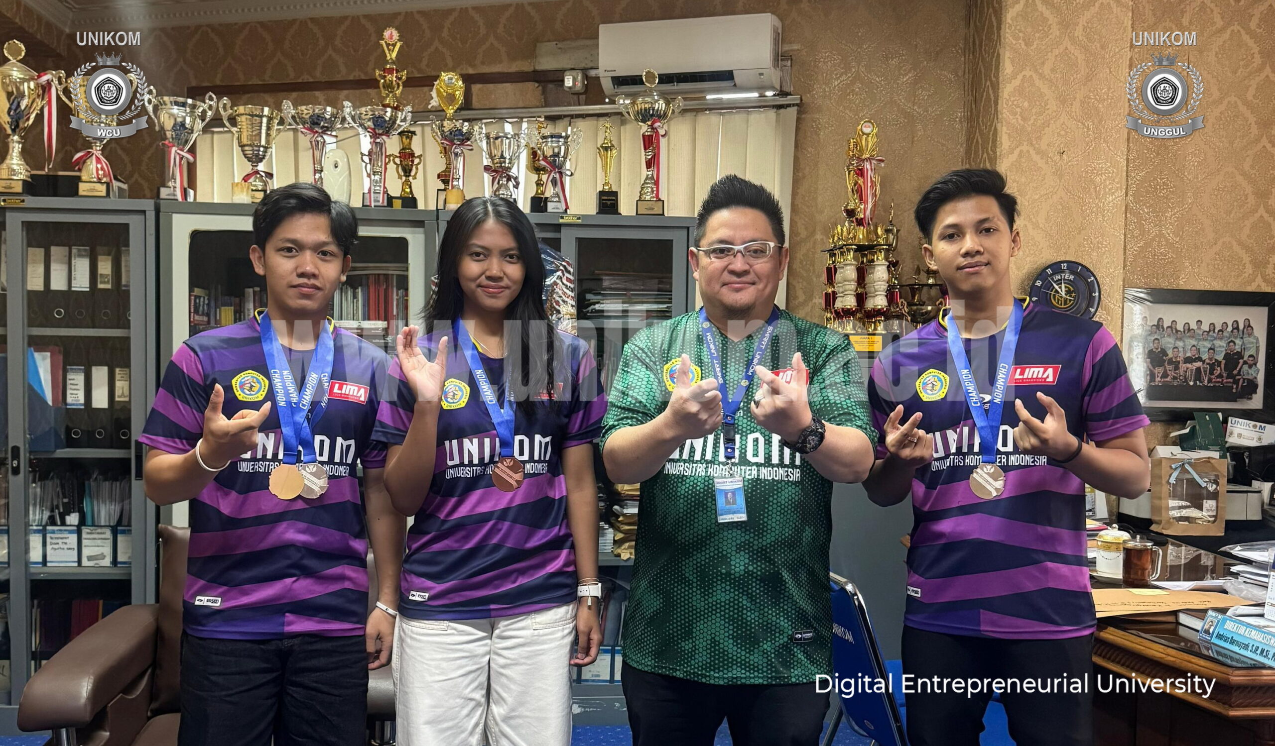 UKM Bulutangkis UNIKOM Raih Prestasi Kejuaraan Pada UNY Fest Cup 2025