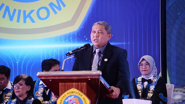 Apresiasi Komitmen UNIKOM dalam Transformasi Digital: Ketua LLDIKTI Wilayah IV Ajak Lulusan UNIKOM Berkontribusi dan Berdampak Bagi Masyarakat