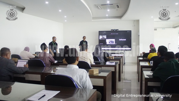 Fakultas Pascasarjana UNIKOM Gelar Sosialisasi dan Pelatihan Teknologi Perkuliahan Hybrid untuk Dosen Pascasarjana
