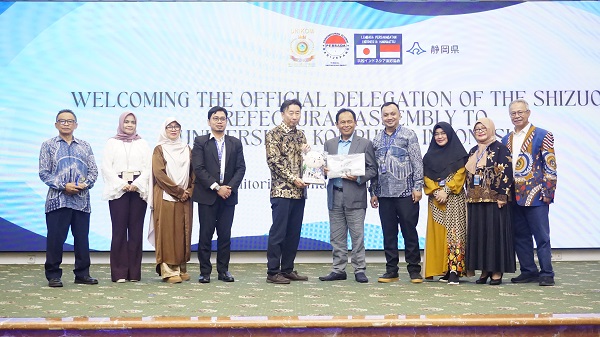 UNIKOM Gelar Ceremony Penyambutan Delegasi Resmi DPRD Prefektur Shizuoka, Perkuat Kerja Sama Internasional Indonesia & Jepang