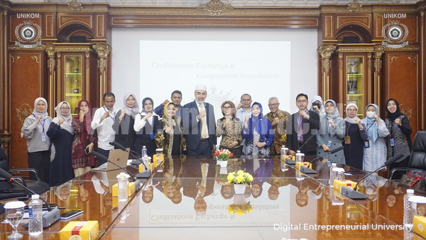 UNIKOM Terima Kunjungan Presiden CECF Amerika Serikat Bahas Kolaborasi Internasional Untuk Membangun Perdamaian dan Toleransi Global