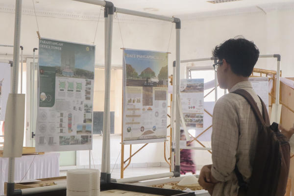 “Expo Architecture: Pameran Tugas Akhir Mahasiswa Arsitektur Unikom 2025” Ajang Apresiasi Dan Inspirasi Karya Inovatif  Arsitek Muda Indonesia