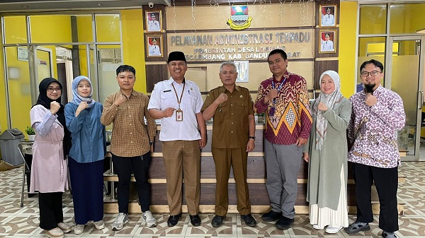 Prodi Manajemen Informatika UNIKOM Perkuat Digitalisasi Desa Melalui Kerja sama dengan Pemerintah Desa Lembang