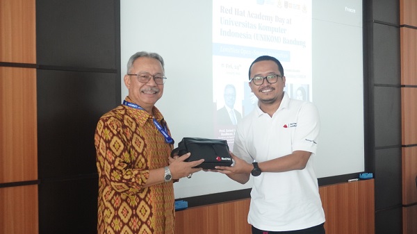 UNIKOM berkolaborasi bersama Red Hat Academy Gelar Workshop Bertema “Limiteless Open – Source Innovation”