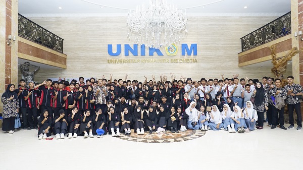 UNIKOM Terima Kunjungan SMK Avicena Rajeg Tanggerang:   Perluas Wawasan Akademik dan Kenali Dunia Kampus