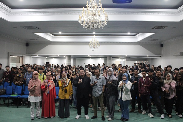Penguatan Kompetensi Mahasiswa di lingkungan FEB dalam Aktivitas Non-Akademik