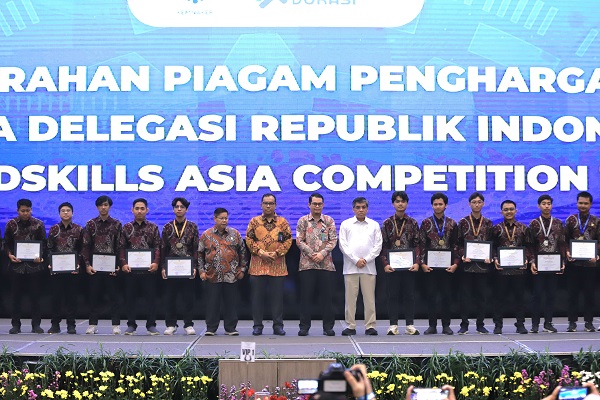 UNIKOM Terima Apresiasi Menteri Ketenagakerjaan RI atas Peran Strategis dalam Ajang Wordskills Asia Taipei 2025