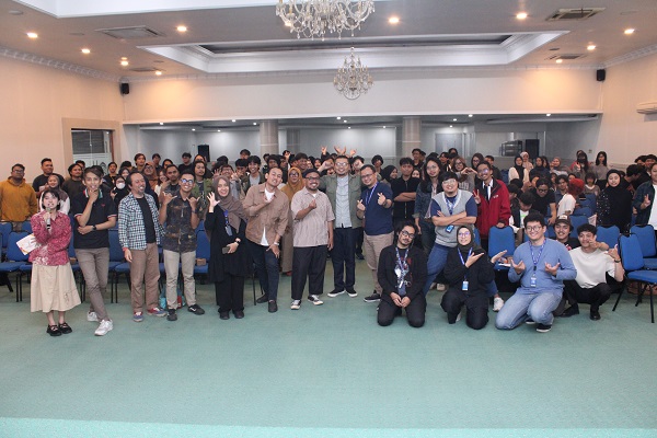Prodi DKV Fakultas Desain UNIKOM Gelar Seminar Tugas Akhir “Bincang Kreatif” : Menguatkan Kreativitas dan Kepercayaan Diri di Era Algoritma
