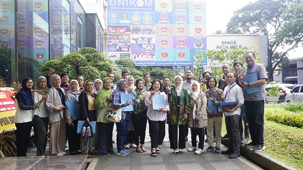 Direktorat Jurnal dan Publikasi Ilmiah UNIKOM Perkuat Tata Kelola Publikasi, Gelar Rapat Awal Tahun dan Serah Terima SK Editorial Board