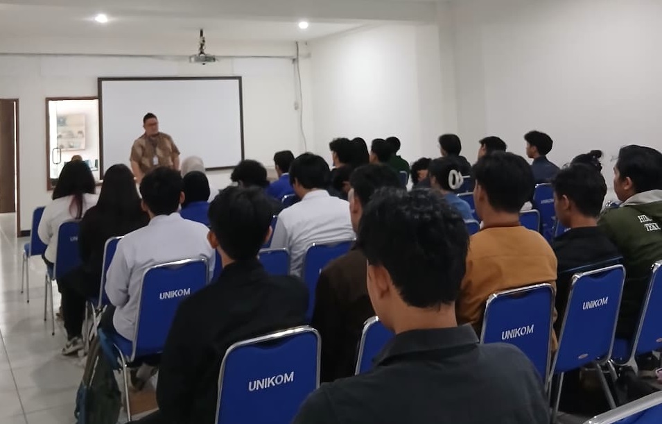 Direktorat Kemahasiswaan UNIKOM Gelar Rapat Koordinasi Perkuat Sinergi Ormawa dan Pembina