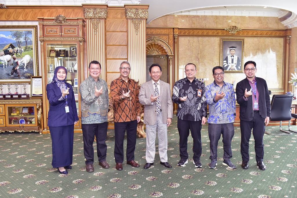 UNIKOM Bersama Direktur Kursus dan Pelatihan Kementerian Pendidikan Lakukan Audiensi Strategis : Inisiasi Paguyuban Perguruan Tinggi Berbasis Kursus Untuk Perluas Akses Pendidikan