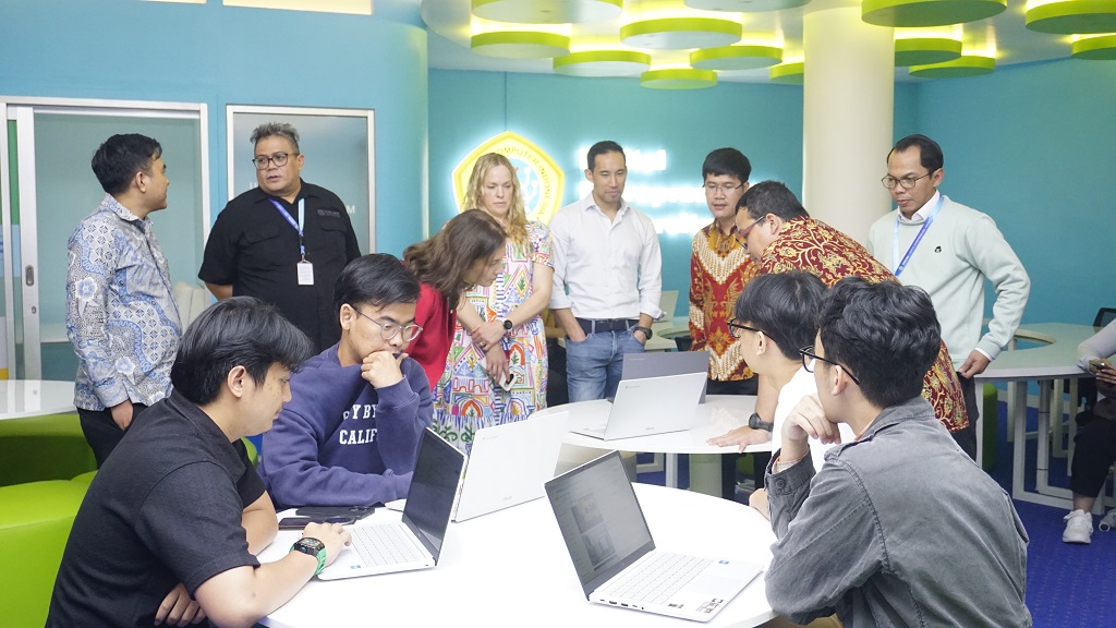 Google Australia Tinjau Implementasi “Campus AI Ready” UNIKOM Perkuat Posisi Unikom Sebagai Kampus Digital