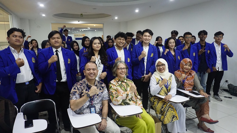 Prodi Ilmu Pemerintahan FISIP UNIKOM Hadirkan Prof. Debbie Plath dalam Guest Lecture: “The Role of Social Work within Australia’s Local Government”