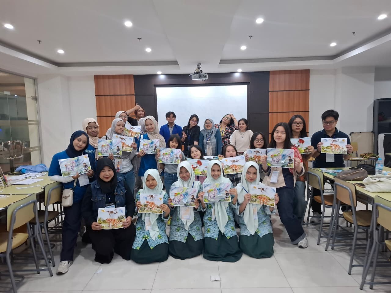 Wujudkan Pengabdian Kepada Masyarakat Yang Berdampak Melalui Workshop Internasional: Fakultas Desain Unikom Dan Iysa Perkuat Kompetensi Kreatif Generasi Muda