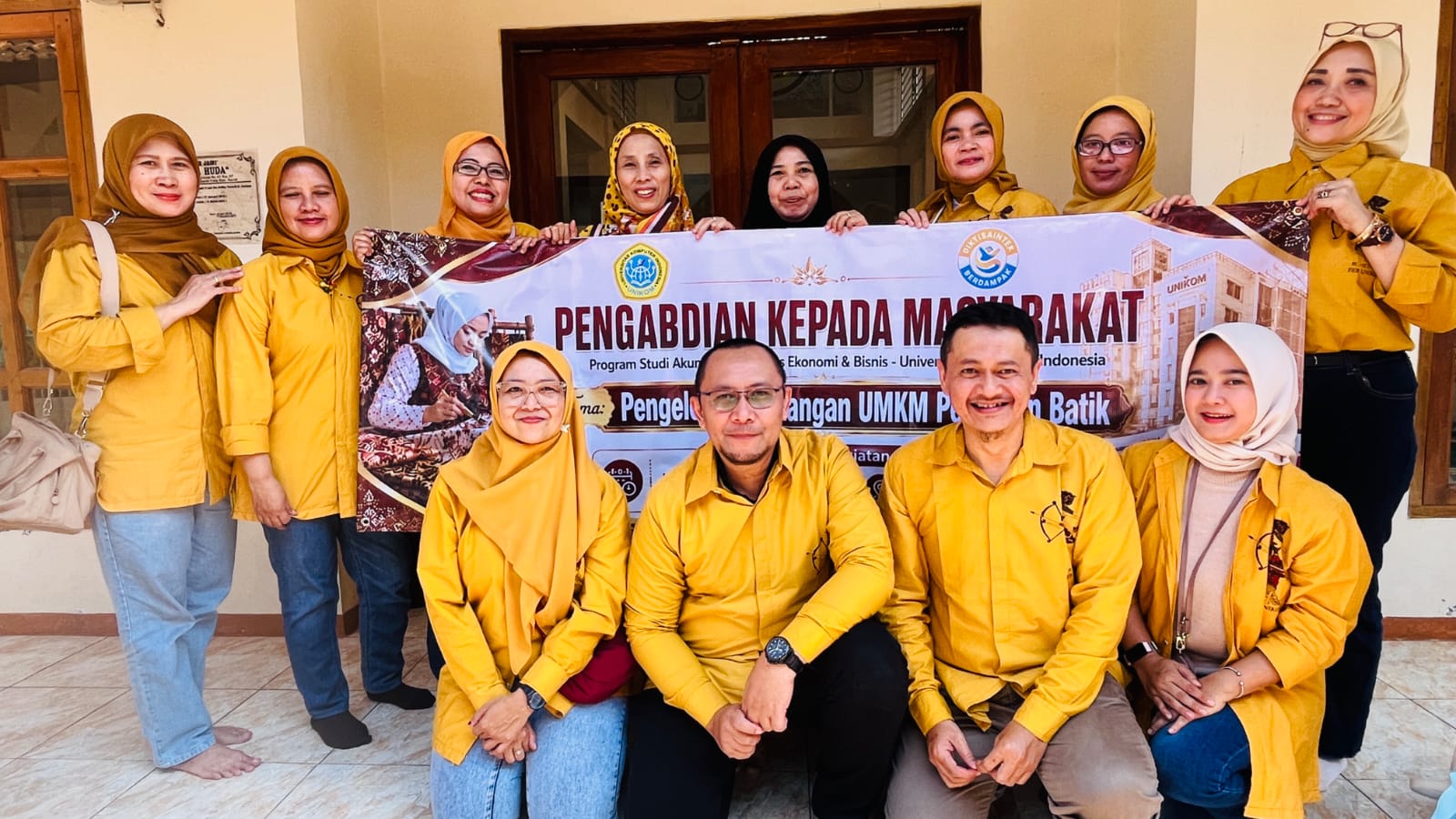 Unikom Accounting Program Faculty Members’ Pkm: Strengthening The Competitiveness Of Batik Smes In Garut And Delivering Impactful Community Service Through Financial Management Mentoring