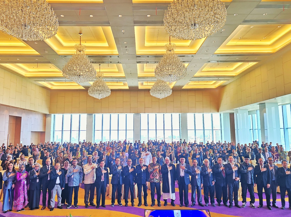 RAKERNAS APTISI 2026: Rektor UNIKOM Sekaligus Ketua APTISI Jabar Resmi Menjadi Mentor Sekolah Kepemimpinan Nasional APTISI
