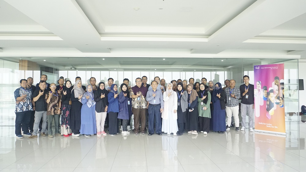 Menuju Lulusan Berstandar Global: UNIKOM Kolaborasi bersama Cisco melalui Sosialisasi Learning Path Mitra Industri guna Penyelarasan Kurikulum Industri Berbasis Cisco Networking Academy